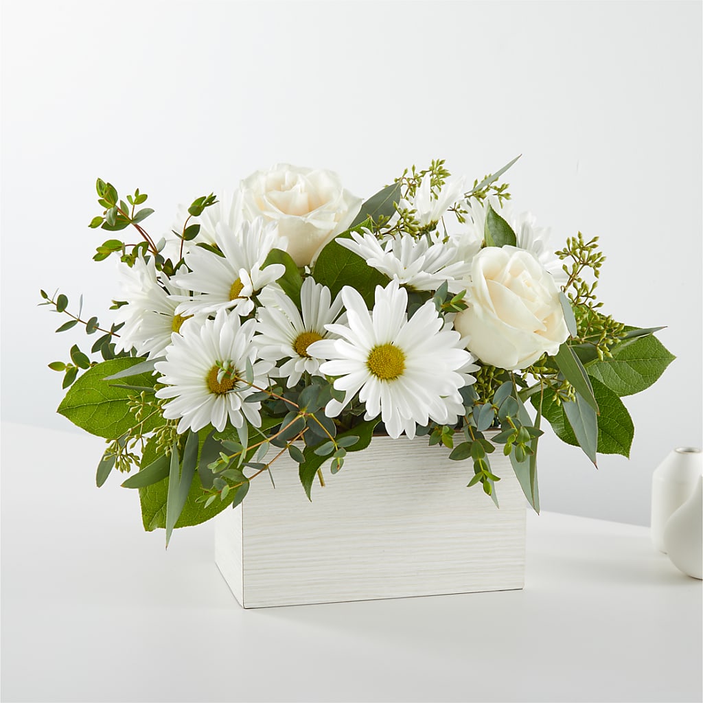 Fresh Linen Box Bouquet – Ginas Flower Shop, South Plainfield NJ