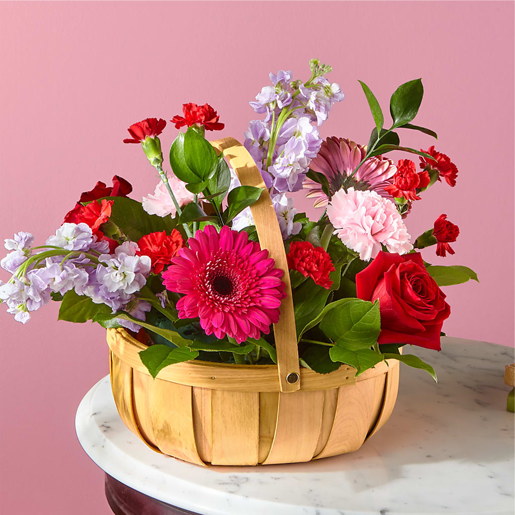 Pink Picnic Basket – Ginas Flower Shop, South Plainfield NJ