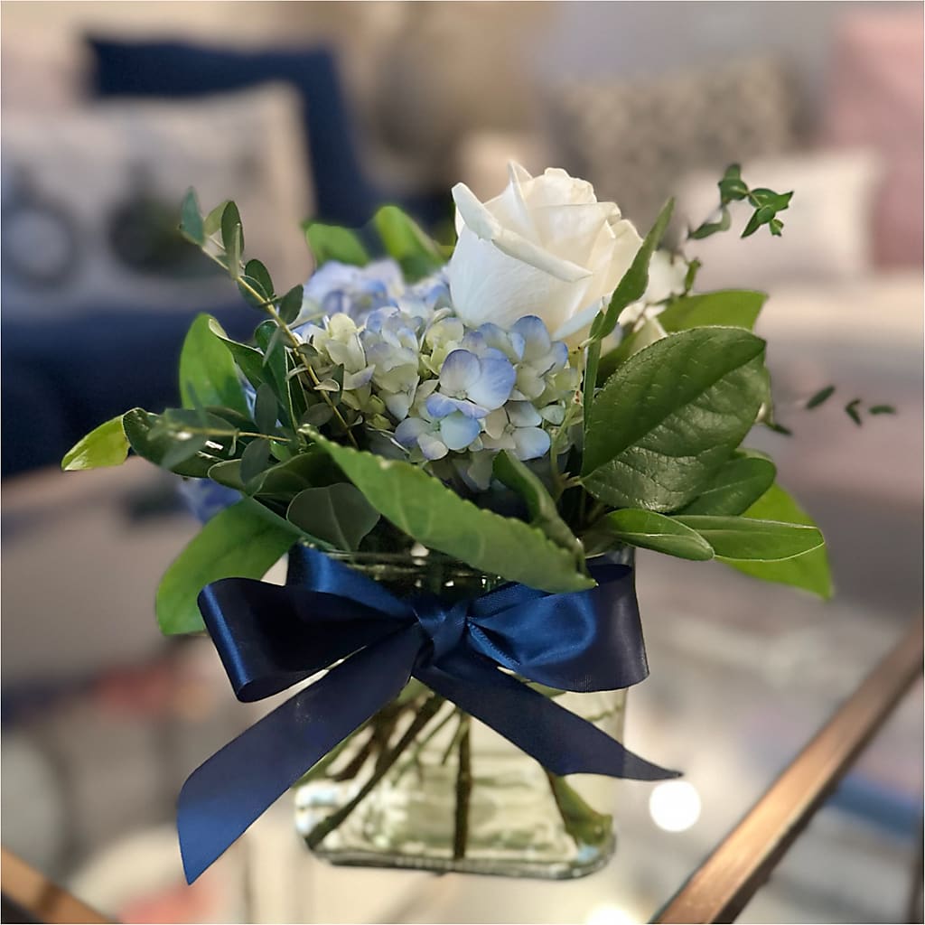 Sky Blue Delight Bouquet –  Ginas Flower Shop, South Plainfield NJ