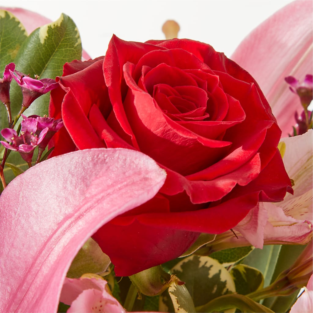 Lucky in Love Bouquet –  Ginas Flower Shop, South Plainfield NJ
